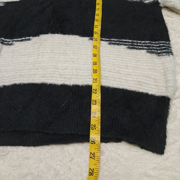 Knox Rose Women's Black and White Stripped Oversized Sweater Size L - Picture 5 of 8